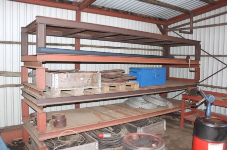 Steel rack with content minus lot 359 + 360