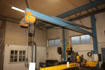 Wall crane, reach approx. 4.5 m + electric hoist, 1000 kg. 2 speed up / down