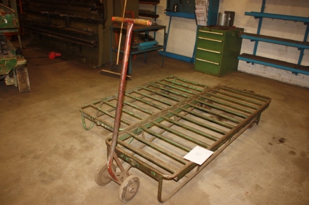 2 trolleys with shaft
