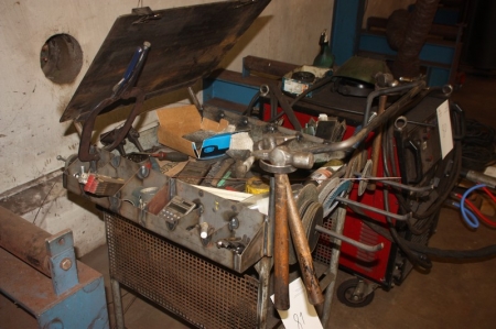 Trolley with various welding tools + cutting discs + abrasive discs