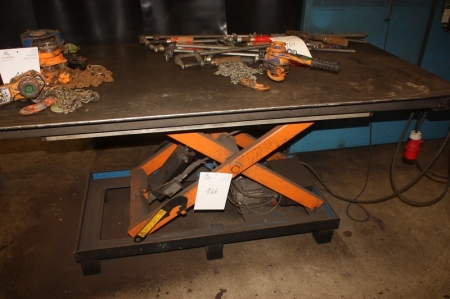 Sakseløftebord, Translyft, monteret med stålplade
