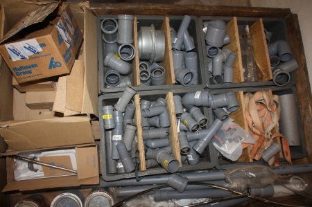 Pallet with plastic plumbing fittings