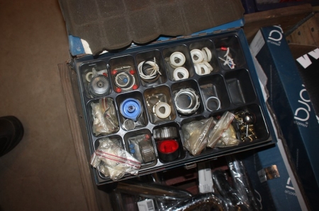 2 pallets of plumbing fittings, including discharge pipes, washers, O-rings, radiator thermostats, etc.