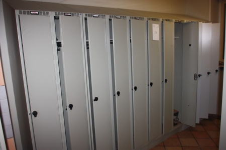 3 x 3-compartment locker + 1 x 2-compartment locker, Blika