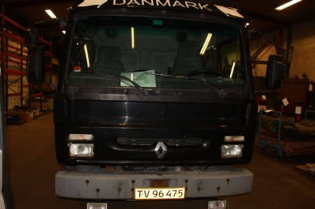 Lastbil indrettet til biltransport, Renault. Reg. Nr. TV96475. KM: 698071. (medbring dieselolie). Første registrerings­dato: 18-03-1997. Nummerplade medfølger ikke