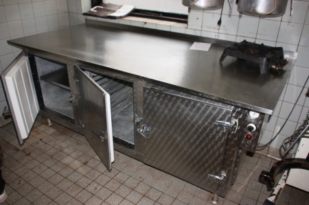 Refrigerator, stainless, 3 doors. Dimension approx. length 220 x 95 cm. Back edge on top. Contact swich is defective