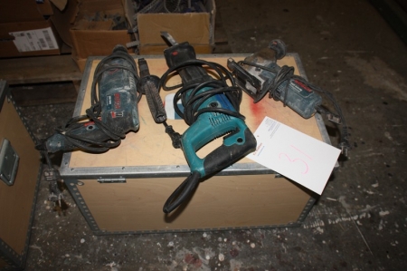 Værktøjskasse i træ + 3 el-værktøj: stiksav, Bosch GST 500 PE Professional + bajonetsav, Makita + borehammer, Bosch GBH 2600 Professional