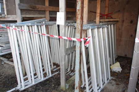 Extension parts for scaffolding