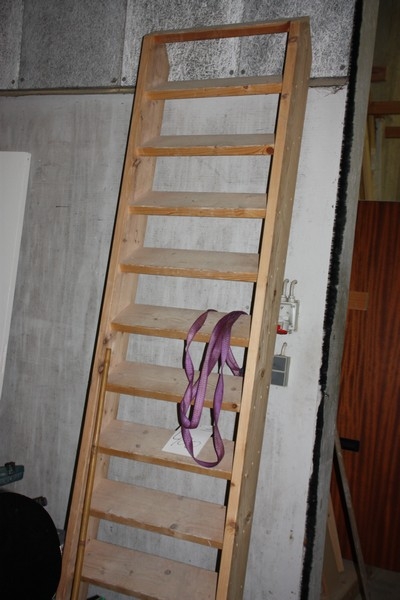 Wooden staircase, 10 steps, unpainted