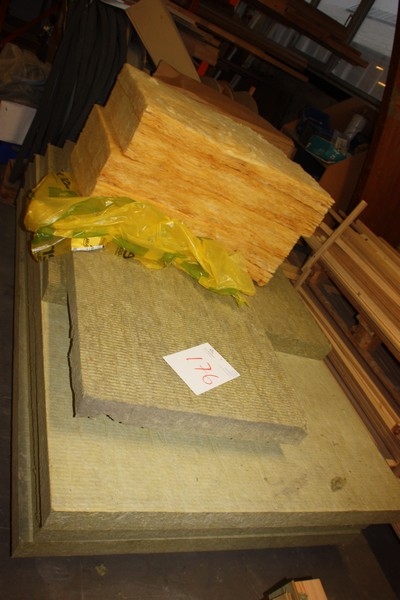 Pallet with various Insulation batts