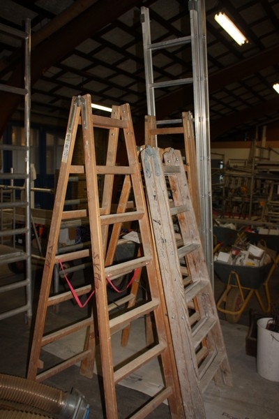 Aluminum ladder, approx. 4m + Ladder, wood, Jumbo, 2 x 7 steps, 1.89 m + Ladder, wood, Ergo, 2 x 6 Steps + Ladder, wood, 2 x 7 Steps + Ladder, wood, 2 x 6 Steps