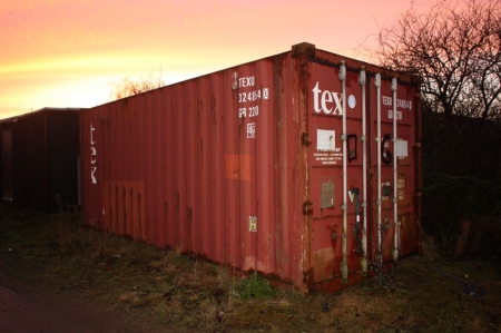 20 fod materialecontainer, reolopbygning, lys + indhold