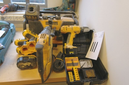 Various cordless tool, DeWalt, with battery + charger + radio