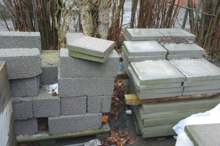 Miscellaneous LECA blocks with insulation + various tiles 50 x 50 + 40 x 40 + LECA blocks
