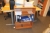 El-hæve/sænke skrivebord, kontorstol, reoler uden indhold