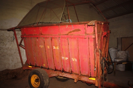High tip wagon, TIM. Hydraulic top lift and jack under the tip. Capacity: 9 m3