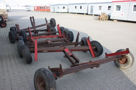 Wheelset (one front axle and one rear axle). File photo. Width: 165 cm