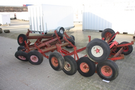 Wheelset (one front axle and one rear axle). File photo. Width: 170 cm