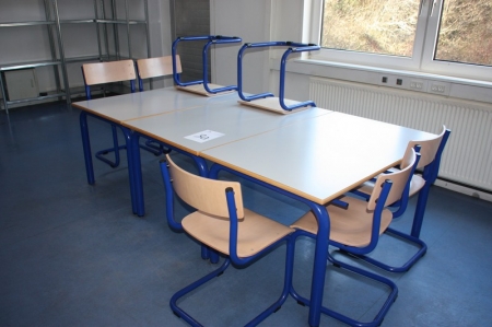4 borde + 12 stole + skrivebord
