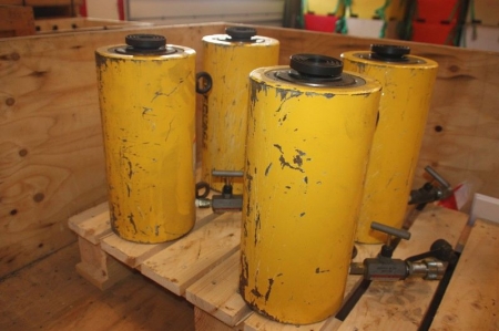 4 stk. Enerpac cylinder donkraft (Jacks) 100 ton. Type RC1006E106. Brugt få gange. (arkivfoto)