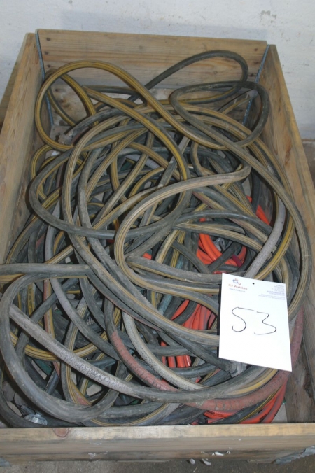 Pallet with air hoses