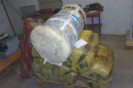 Pallet with rockwool insulation