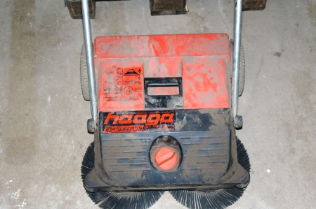 Floor sweeper, Haaga Top-Sweep 75 + pallet with various + 2 office chairs + running surface