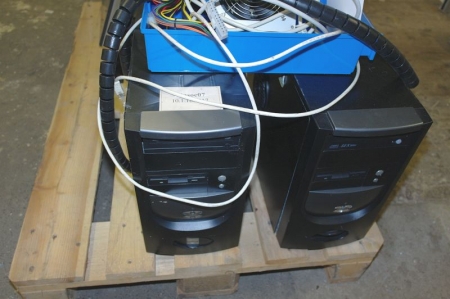 2 computere  + kasse med kabler + strømforsyninger 