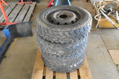 4 tires with rims for Lada NIVA, Tracker Radial 175 R 16 C 8 PR