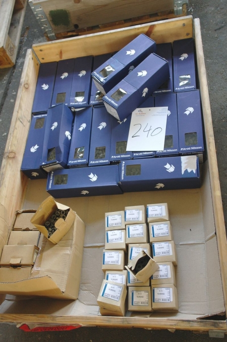 Pallet with Arvid Nilsson bolts M10 x 25 200 pieces. per box + boxes of washers + nuts