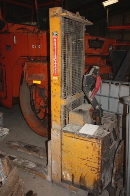 Power Stacker, stand in, BV