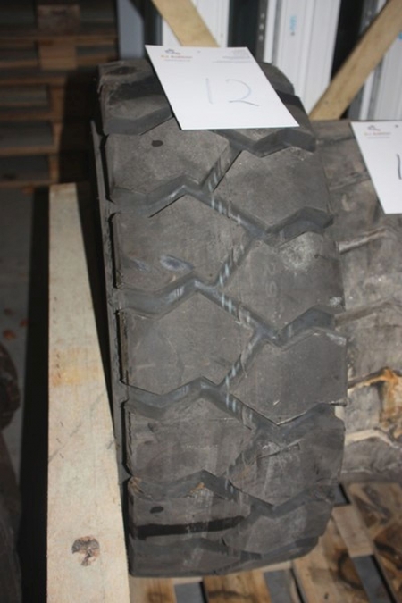 FLT tyre, Trelleborg. Width: 27 cm. Ø 78 cm. Unused. Mounted on a steel rim, 8 holes
