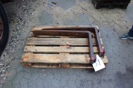 Forks for 2½ ton counterbalance truck
