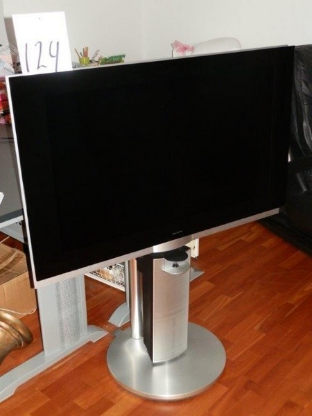 Bang & Olufsen BeoVision 7 40” Alu with motor stand