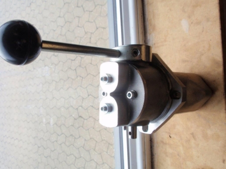 Control lever for the hydraulic valve