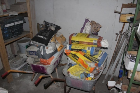 All in compartment. Tile adhesive / Wheelbarrow. w / w
