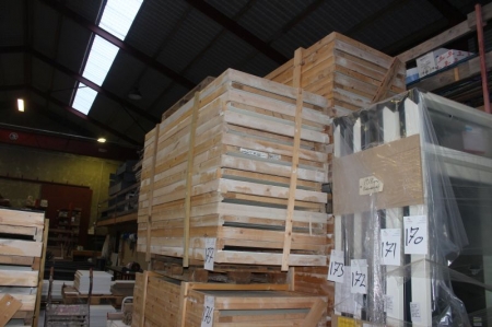Pallet with approx. 16 doors. 82x204 cm.