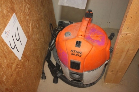 Stihl SE61E vacuum cleaner