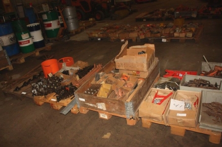 4 pallets various spare parts for Dronningborg (500, 600, 900, 1200, 1600, etc.)