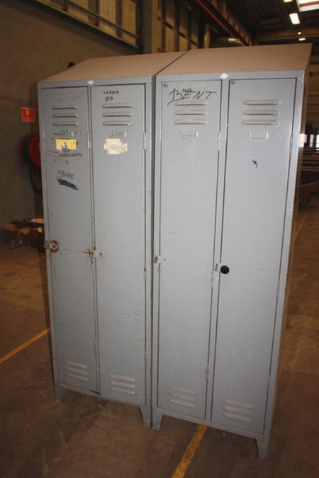 2 x 2-compartment locker 