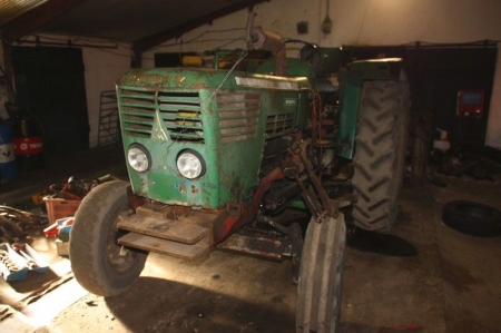 Tractor Deutz 6006. Fully hydraulic loader, Ålö Quicke 2030 + dung fork. New battery in 2009. Lift Arms: Condition unknown. Leaking oil. Extra tank for hydraulic oil. 50% tread
