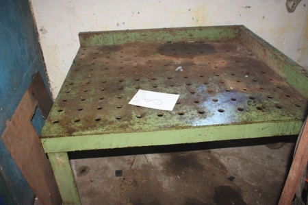 Clamping surface, 110 x 120 cm. Height: 77 cm