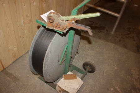 Strapping tool with strapping cart. For sale by private individual. VAT applicable on Buyers Premium only