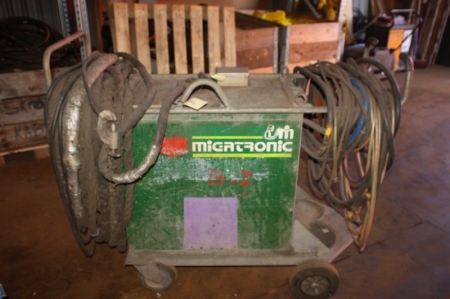 Welding machine (8), Migatronic KME 550 with welding cable and welding handle.