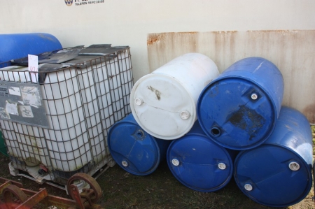 5 barrels + pallet tank. For sale by private individual. VAT applicable on Buyers Premium only