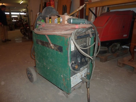 CO-2 welder. For sale by private individual. VAT applicable on Buyers Premium only