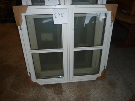 Window, unused, approx. 110.5 x 105 cm. For sale by private individual. VAT applicable on Buyers Premium only
