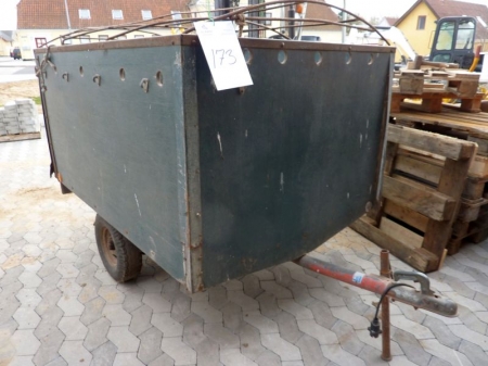 Trailer. Note: supplied without papers. For sale by private individual. VAT applicable on Buyers Premium only