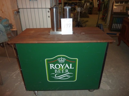 Draft beer equipment with cooler