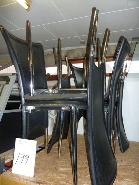 6 chairs + glass table. For sale by private individual. VAT applicable on Buyers Premium only